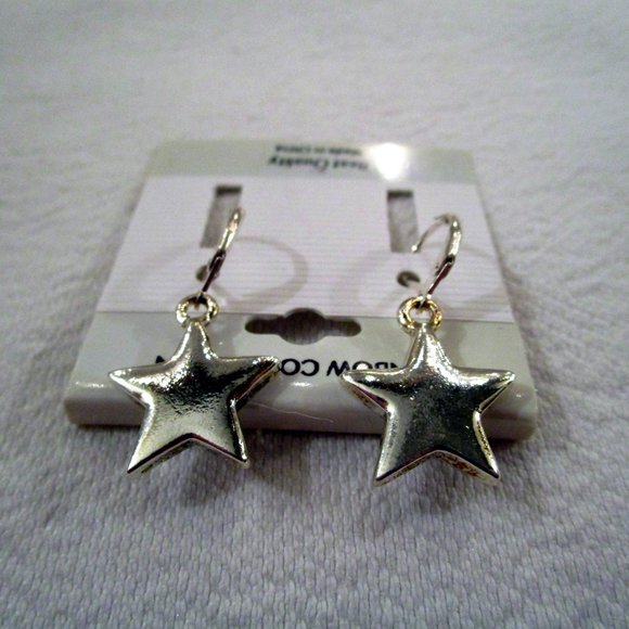 Star Pierced Earrings - Picture 3 of 4